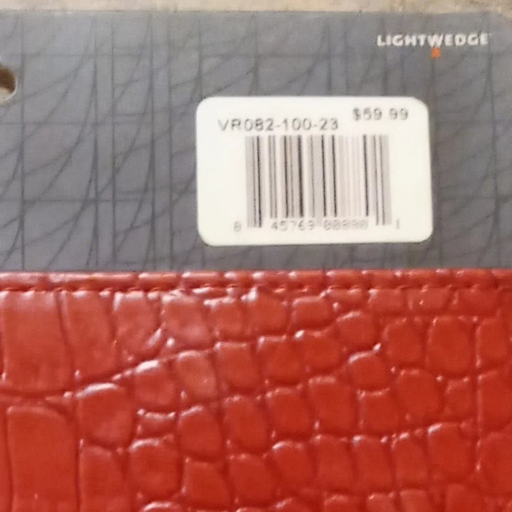 Varso Darwin cover for ipad or unversal tablets red croc skin - Picture 6 of 8